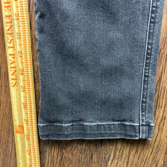 SPANX Straight Leg Pull On Jeans Black Wash Distressed Women’s Size Medium - Picture 8 of 10